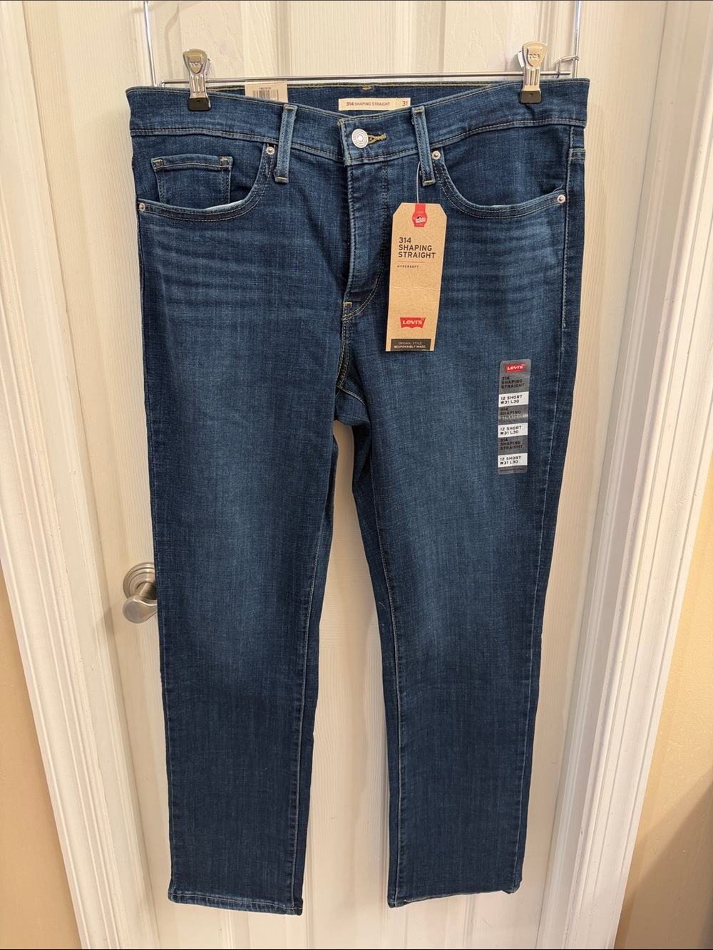 Levi's Straight Leg Jeans in Dark Blue